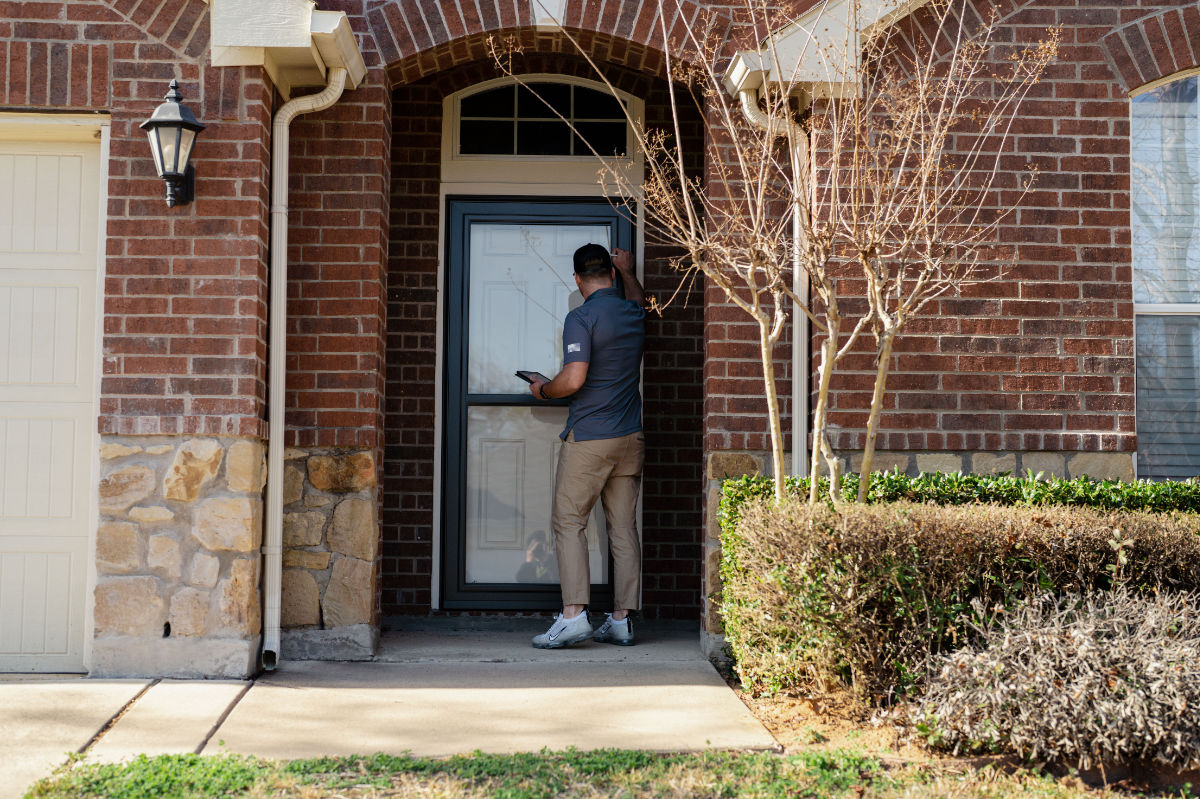 LGCY Power Solar Sales Rep Knocking on the door